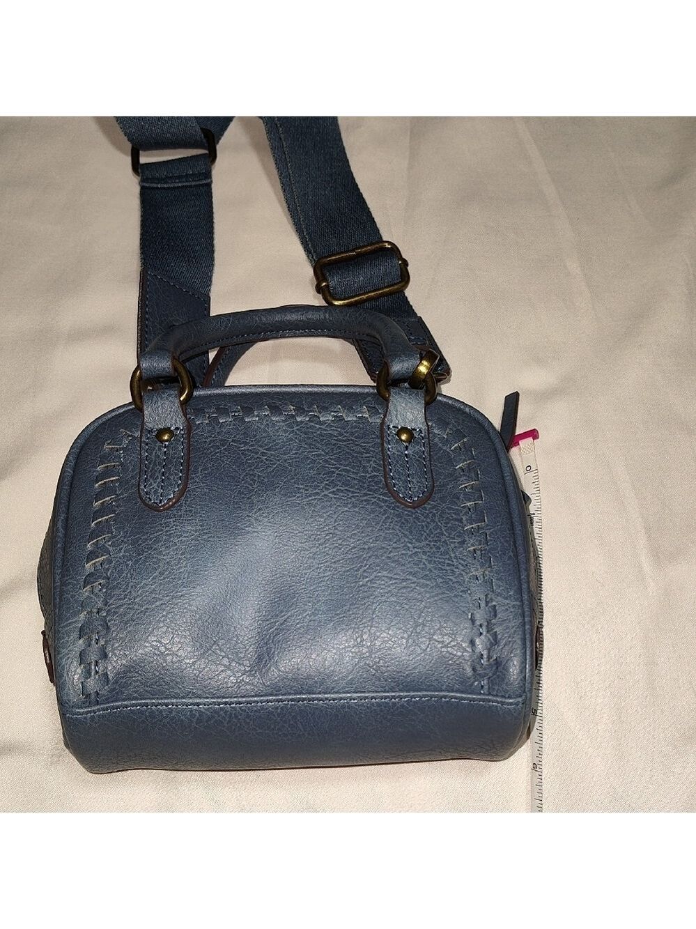 Stylish Navy Crossbody Bag - Picture 4 of 8